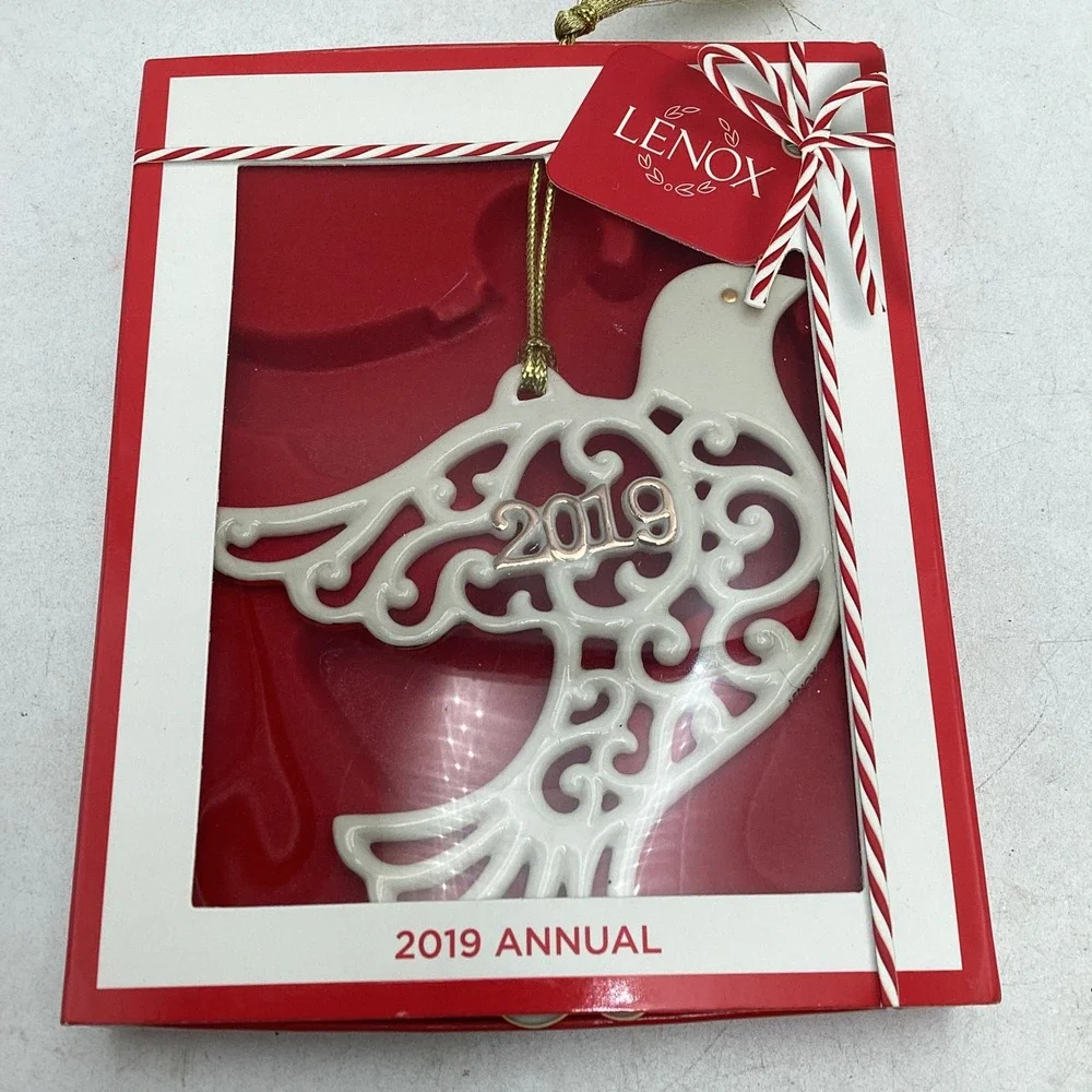 Lenox 2019 Annual Dove Ornament Ivory Porcelain Gold Tassel Pierced Scrollwork